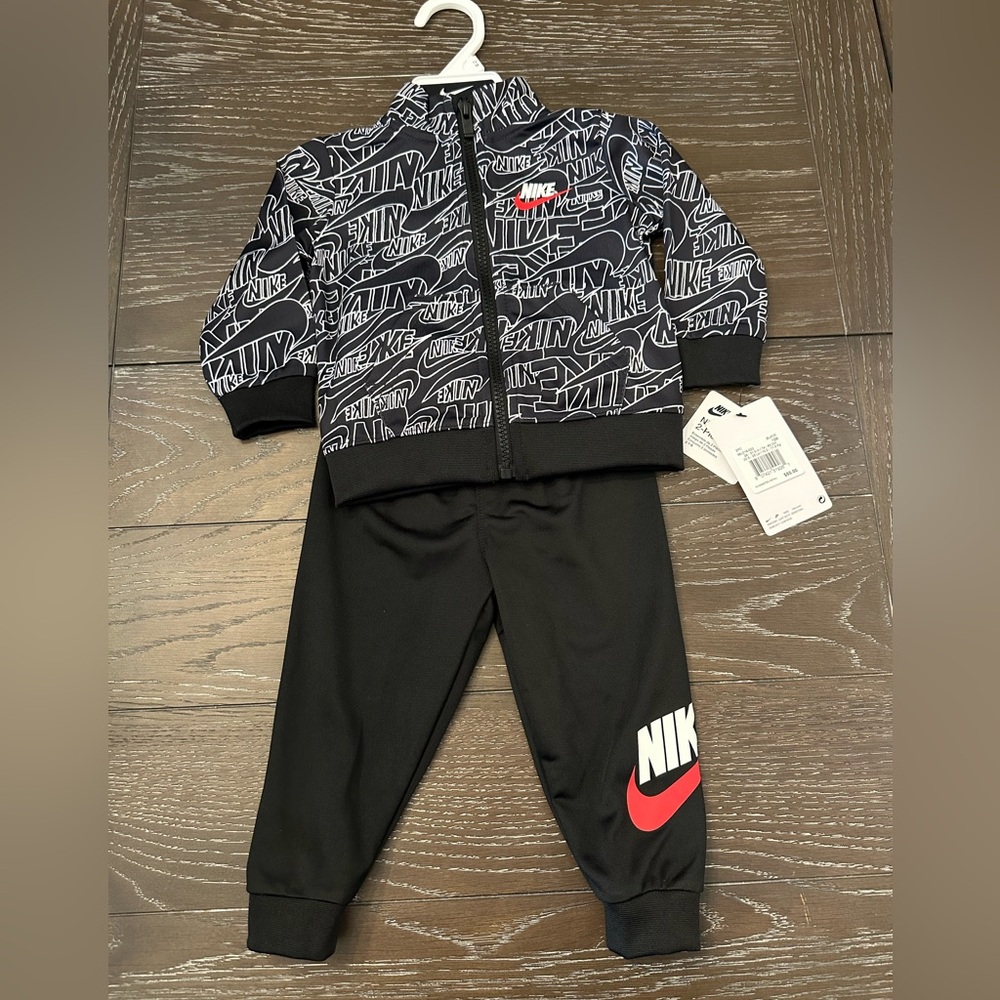 Nike Baby Boy (Infant) 2-Piece Tracksuit - Size 12 Months - NWT
